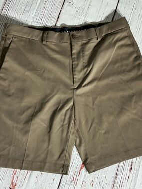 Roundtree & Yorke Olive Flat-Front Men's Shorts Dark Khaki